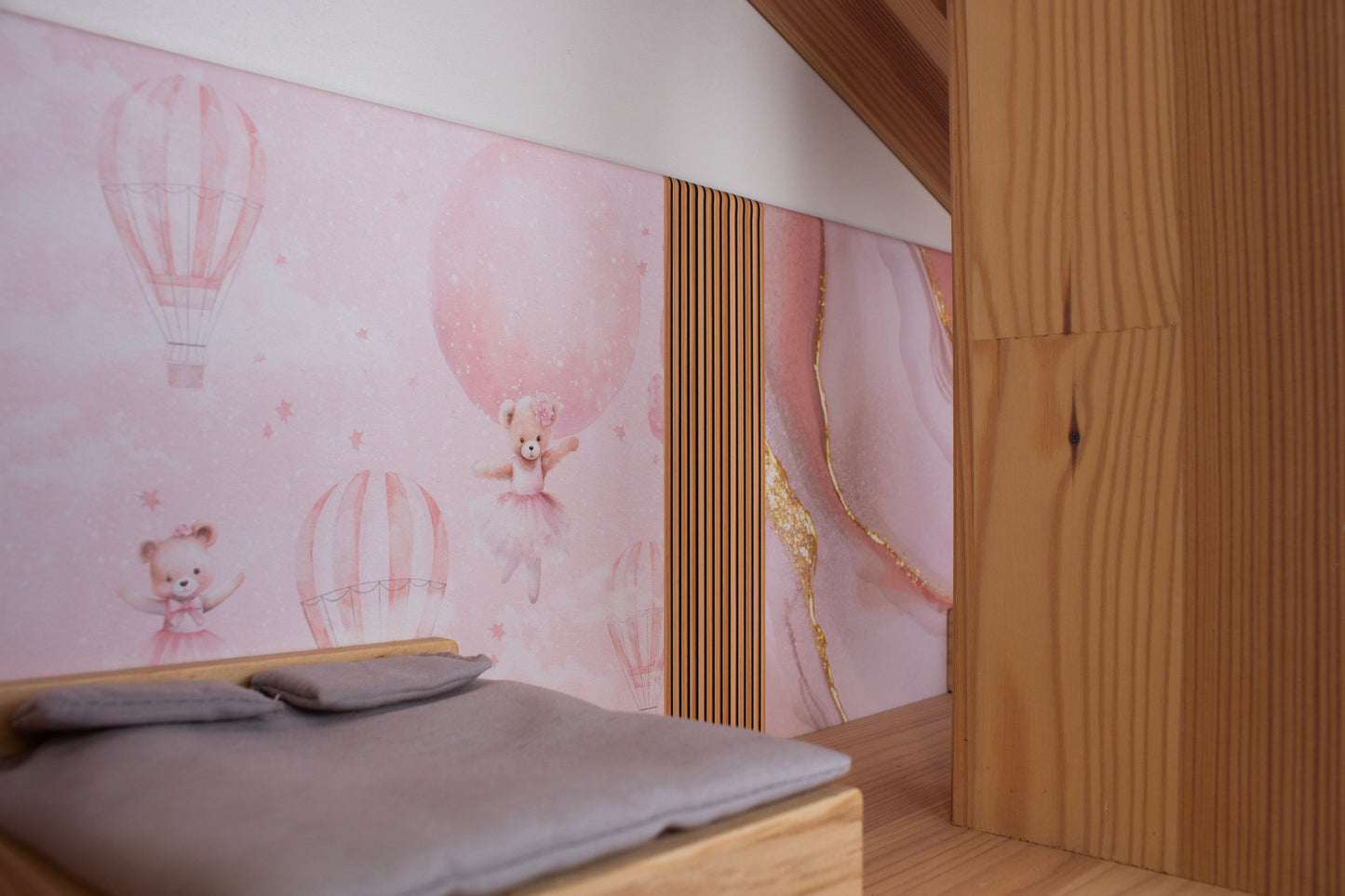 Sticker, Stikker, Plakfolie, IKEA Flisat, Opknappen, Poppenhuis, Poppenhuis Make-over, Tweedehands, Flisat, Behang, Poppenhuis Behang, Achterwandsticker, Achterwandbehang, Zelfkleven Behang, Rose, roos, beer, marmer, vogel, Maison Rose, Maison Rosé, hack