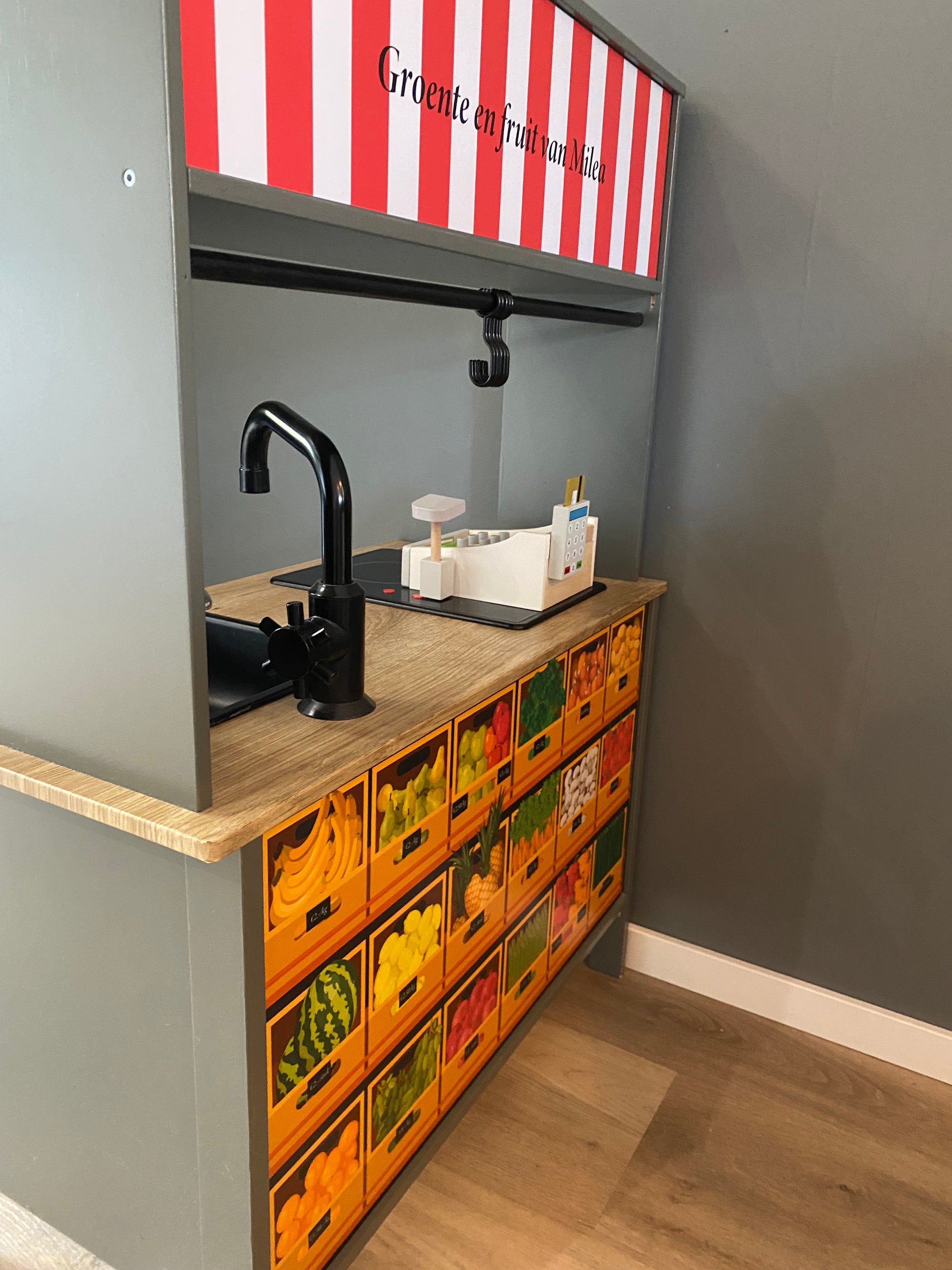 Groente/fruit winkel – Achterkant DUKTIG